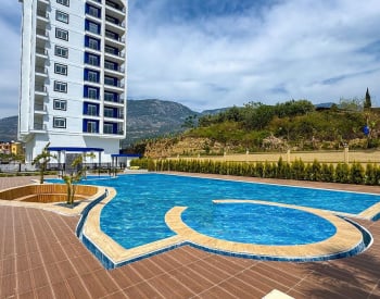 位于阿拉尼亚（alanya）中心位置的海景和山景公寓