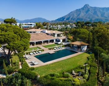 Mansion with Stunning Sea View in Prime Area of Marbella 0