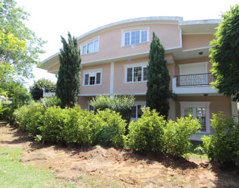 Casa Triplex Amueblada En Un Complejo Con Piscina En Belek 1