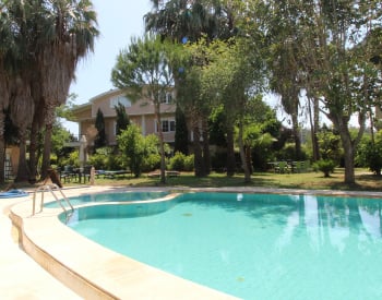 Antalya Belek'te Havuzlu Sitede Eşyalı Villa