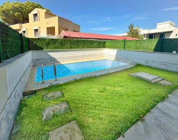 Villa with Pool 50 Meters to the Sea in Kuşadası 1