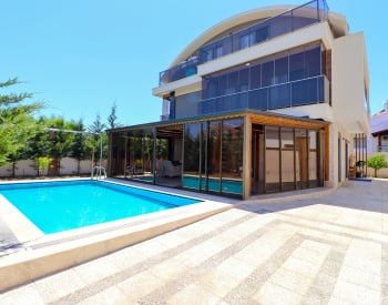 Villa 5 Chambres Avec Piscine Et Jardin À Belek