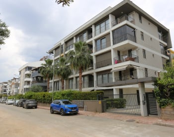 2-bedroom Apartment Near Old Town in Muratpaşa Antalya