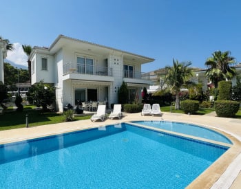 Semi-detached Investment Villa with Furniture in Kemer Center 1