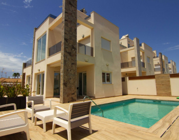 Luxurious Elegant Detached Villas with Pools in Torrevieja