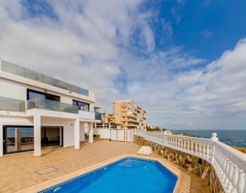 Luxe Vrijstaande Villa Met Zwembad En Zee Uitzicht In Torrevieja