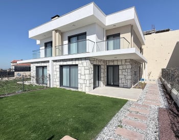 ویلاهای کاملاً نوساز با باغ خصوصی در منمن ازمیر 1