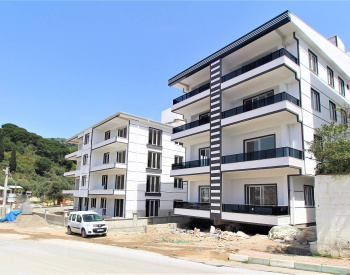 Flats Within Walking Distance to the Beach in Yalova