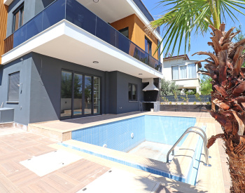 Detached Villa with a Swimming Pool and Jacuzzi in Antalya