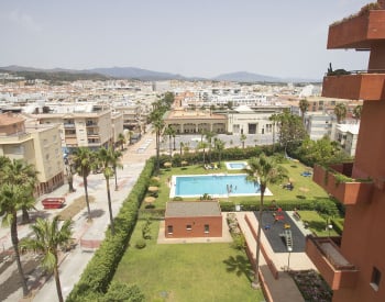Modern Apartment with Glazed Terrace and Pool in Estepona 1