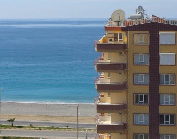 Alanya Mahmutlar'da Plaja Sıfır Konumlanan Sitede Satılık Daire