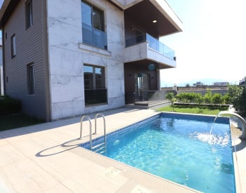 Villa Mit 4 Schlafzimmern, Pool Und Garten In Antalya, Döşemealtı