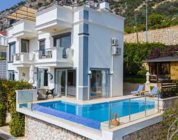 Kalkan’da Plaja Yürüme Mesafesinde Özel Havuzlu Villa