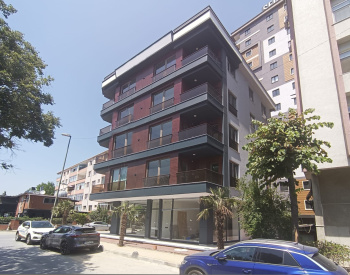 Shop with Investment Opportunity in Kucukcekmece Istanbul