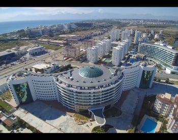 Properties in a Complex Close to the Beach in Antalya Aksu