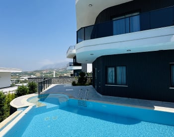 Detached House with a Private Swimming Pool in Alanya