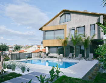 Villa Avec Vue Sur Mer, Jardin Privé Et Piscine À Izmir