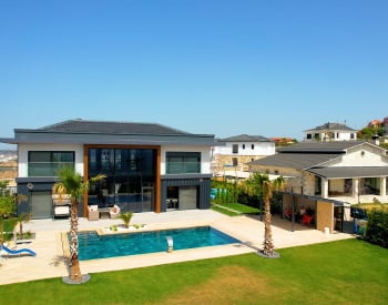 Stijlvolle Vrijstaande Villa Met Zwembad In İzmir Foça