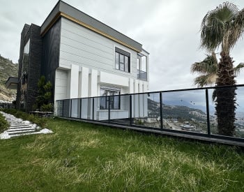 Villa Dans Un Quartier En Plein Développement À Alanya Tepe