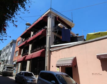 Kawiarnia Z Widokiem Na Morze Na Ruchliwej Ulicy W Stambule Fatih 1