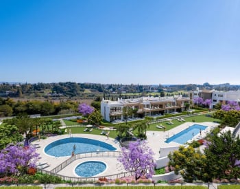 Schicke Wohnungen Mit Golfblick In Einer Anlage In Estepona 1
