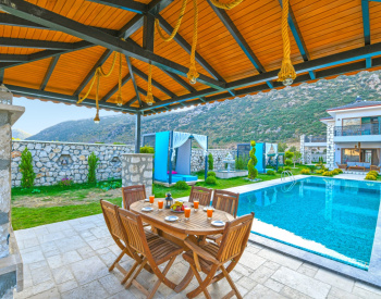 Kaş Kalkan'da 1876 M² Arsa İçerisinde Eşyalı 2+1 Müstakil Ev