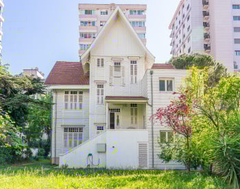 Hus Med Fristående Trädgård Nära Caddebostan-kusten I Kadıköy