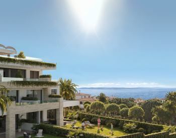 Seaview Apartments Within a Beachside Complex in Estepona 1