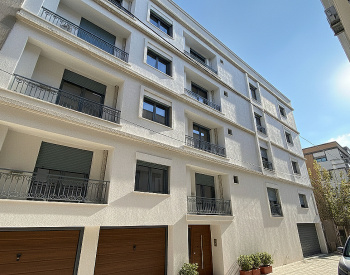 Apartment with Balcony and Elevator Building in Karşıyaka İzmir 1