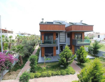 Appartement Avec Piscine Commune Près Des Terrains De Golf À Antalya