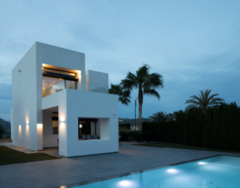 Sophisticated Villas with Cutting-edge Architecture in La Manga Club