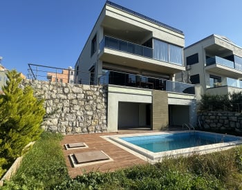 Gemeubileerde Villa Met Uitzicht Op Zee En Zwembad In Kuşadası