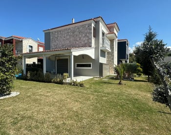 Villas with Pools and Gardens in Aydın Steps From the Sea
