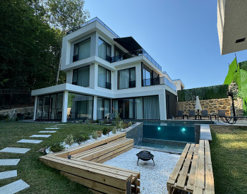 Lake Sapanca View Villas in a Complex in Sakarya