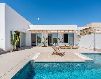 3-bedroom Modern Villas on One Level in La Herrada