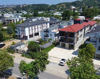 Yalova Termal Yolu Üzerinde Depolu Geniş Dükkan