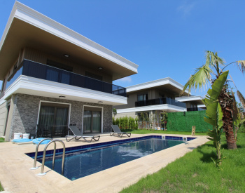 安塔利亚贝莱克综合体带私人泳池的复式住宅