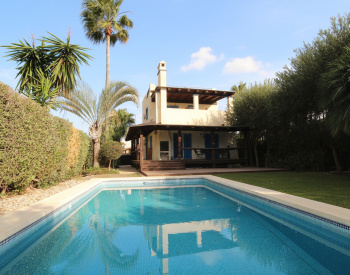 阿尔梅里亚海滩四卧别墅，带私人泳池