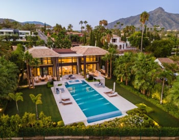 Luxury Bright Villa Near the Golf Courses in Marbella
