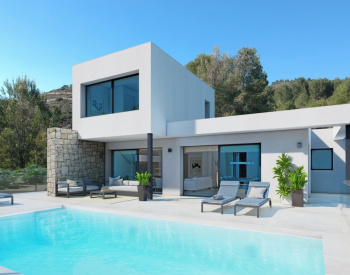 Beachside Villa with Private Pool in Pedreguer Alicante