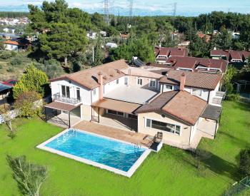 Detached Villa with Forest Views in Antalya Kepez