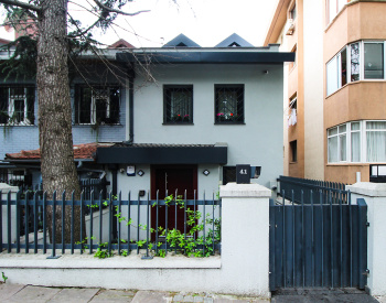 Роскошная 4-этажная вилла с частным садом в Стамбуле 0