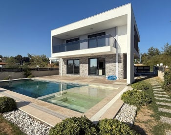 Nieuwbouw Vrijstaande Villa Met Zeezicht En Zwembad In Kuşadası