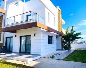 Gemeubileerde Halfvrijstaande Villa Met Gedeeld Zwembad In Gazimağusa 1
