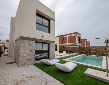 Stylish Mediterranean Villas with Golf & Nature Views in Algorfa