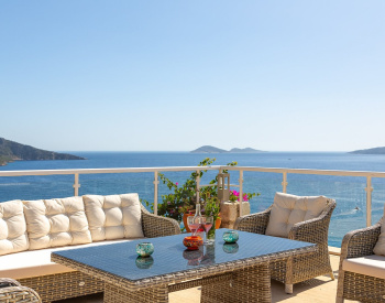 Villa with 6 Bedrooms on 1500 Sqm Land Area in Kalkan Antalya