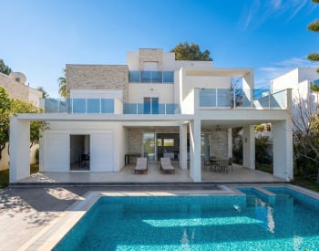 Villa Triplex Avec Piscine Privée À Antalya