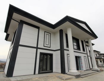 Chic Villas with Impressive Unblocked Lake Views in Ankara 1