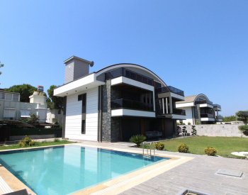 Chic Villa Close to the Sea and Amenities in Antalya