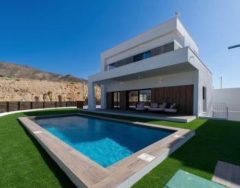 Villas in Proximity to the City in Finestrat Alicante